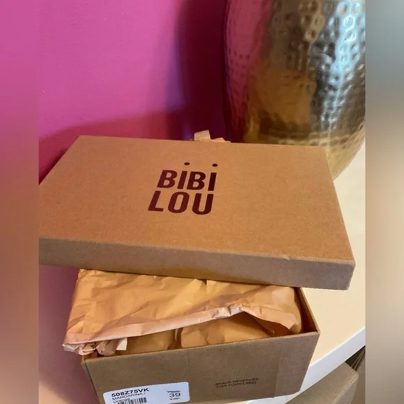 NWT- BIBI LOU Shoes - Picture 8 of 8